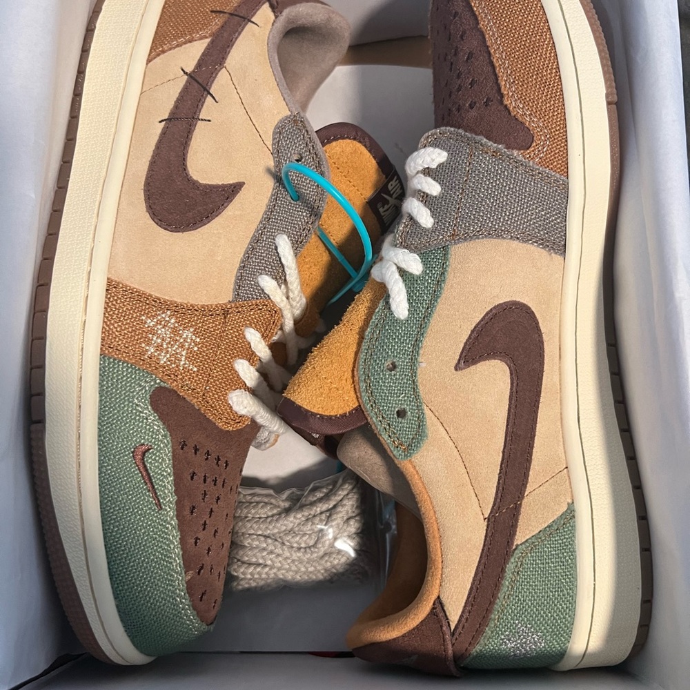 Nike Air Jordan 1 Retro Low OG Zion Williamson Voodoo
Men's 11.5